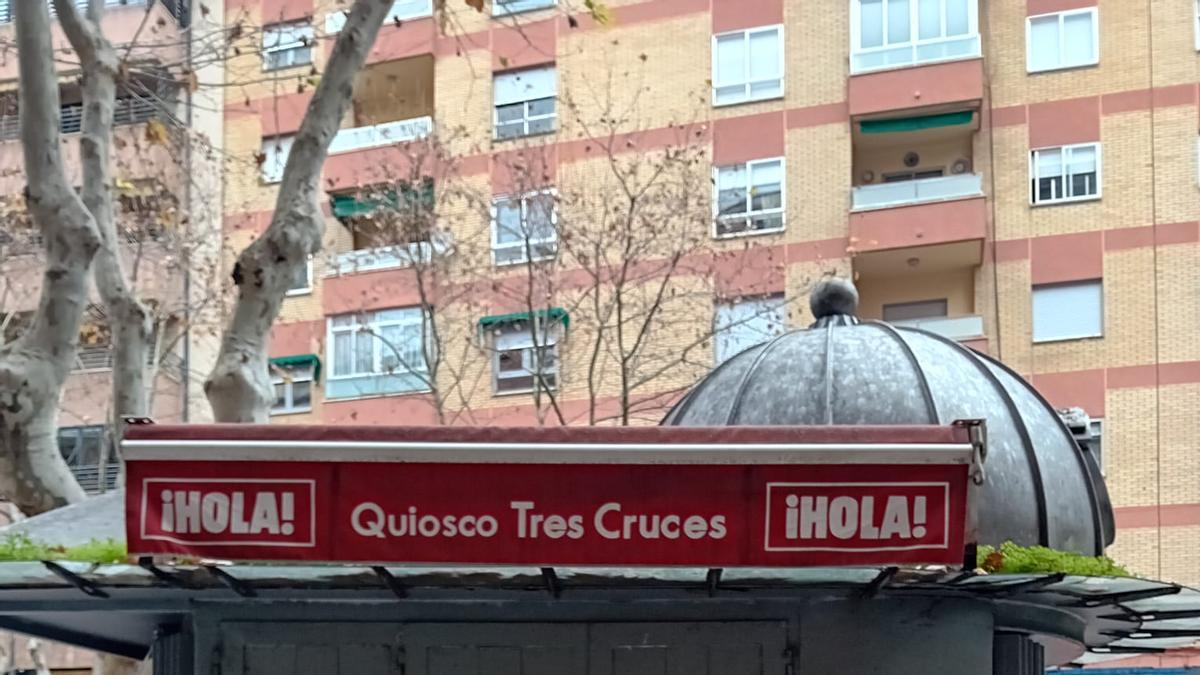 Cierre del kiosco de las Tres Cruces