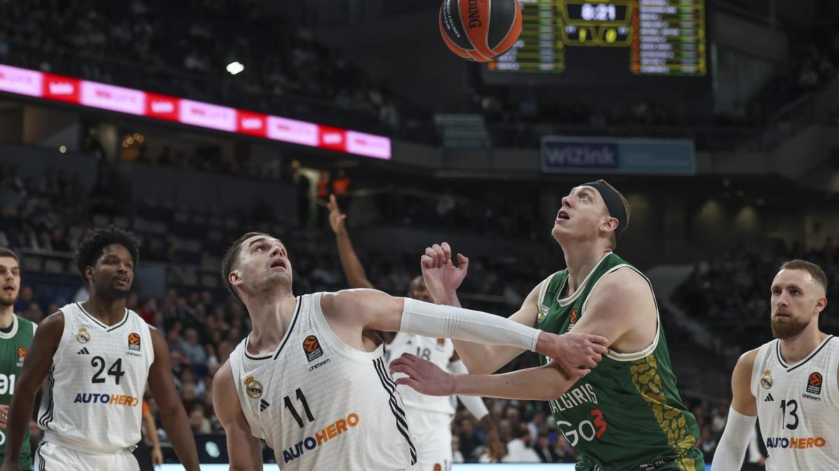 El Madrid naufraga ante el Zalgiris.