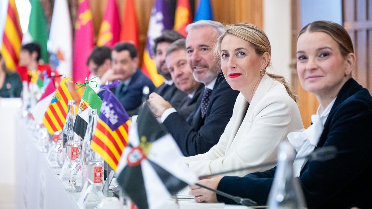 La presidenta de la Junta de Extremadura, María Guardiola, en la Conferencia de Presidentes celebrada en Santander.
