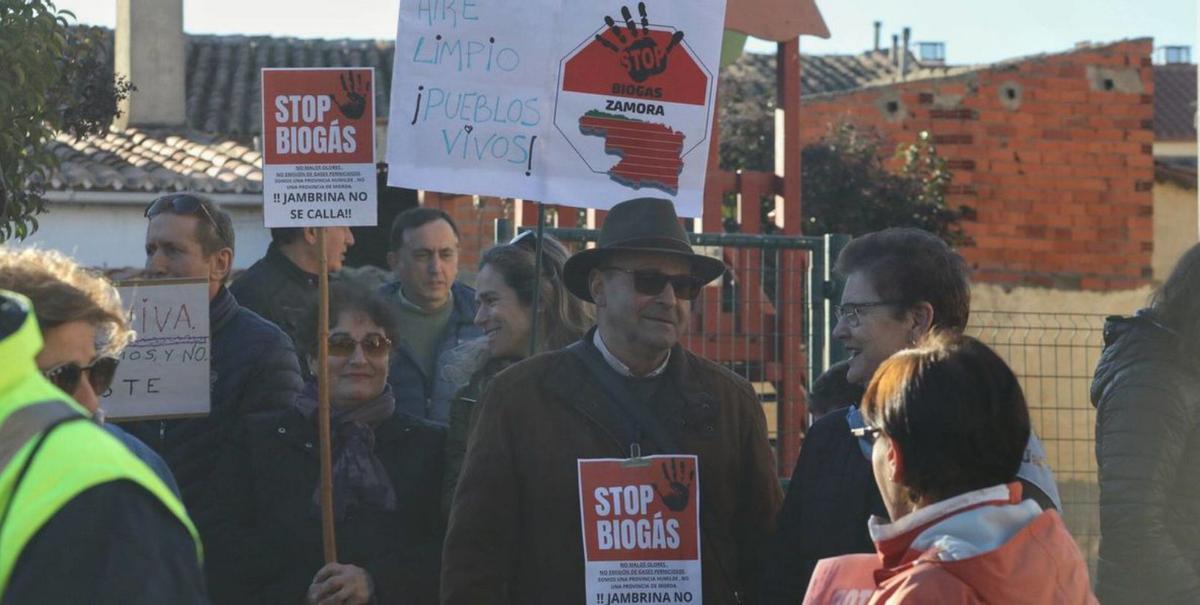 Jambrina "marche" dans son refus de l'arrivée du biogaz à Peleas de Abajo | ALBA PRIETO