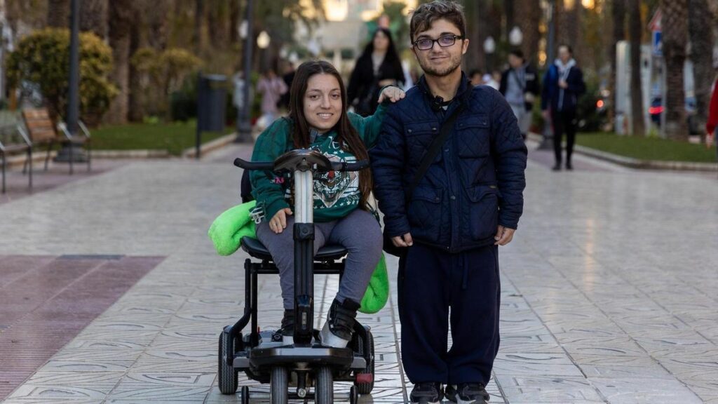 Ni bufones, ni payasos de circo: La dificultad de vivir con un metro de estatura