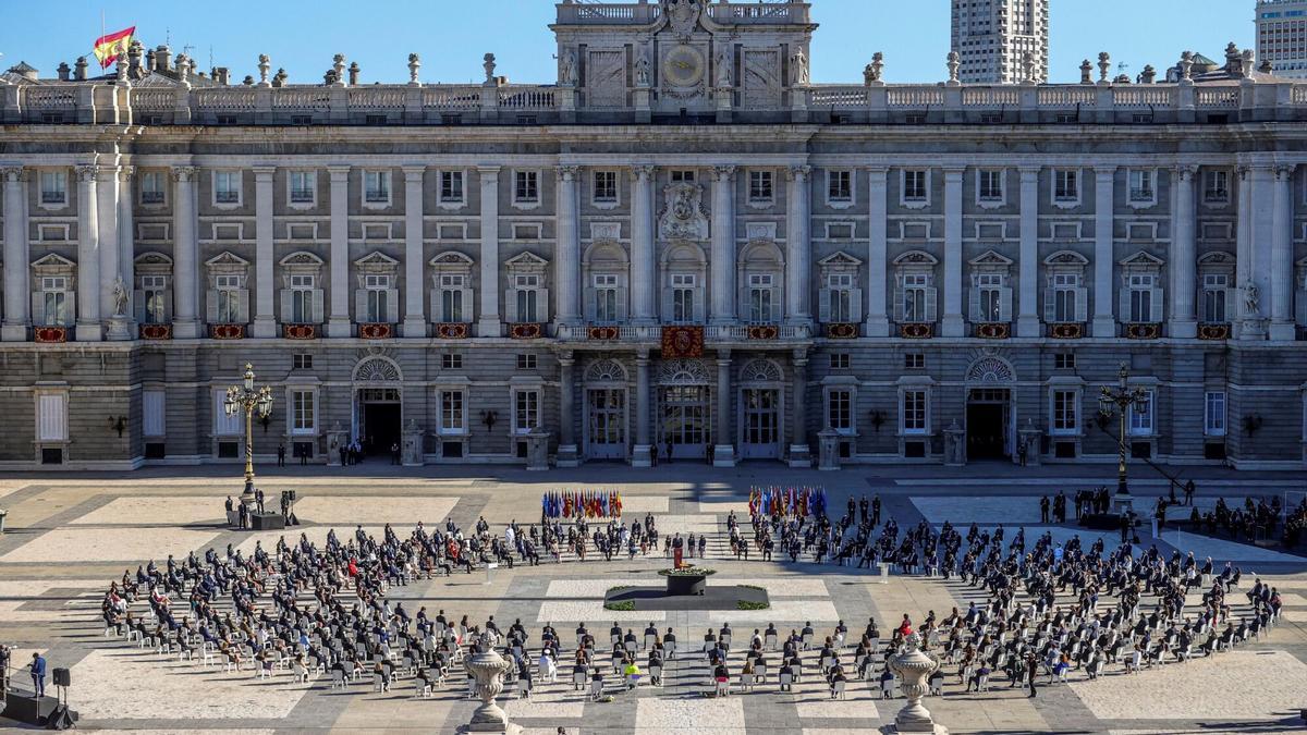 Vista general del homenaje de Estado a las víctimas de la pandemia de coronavirus, celebrado en el Palacio Real en julio de 2020.