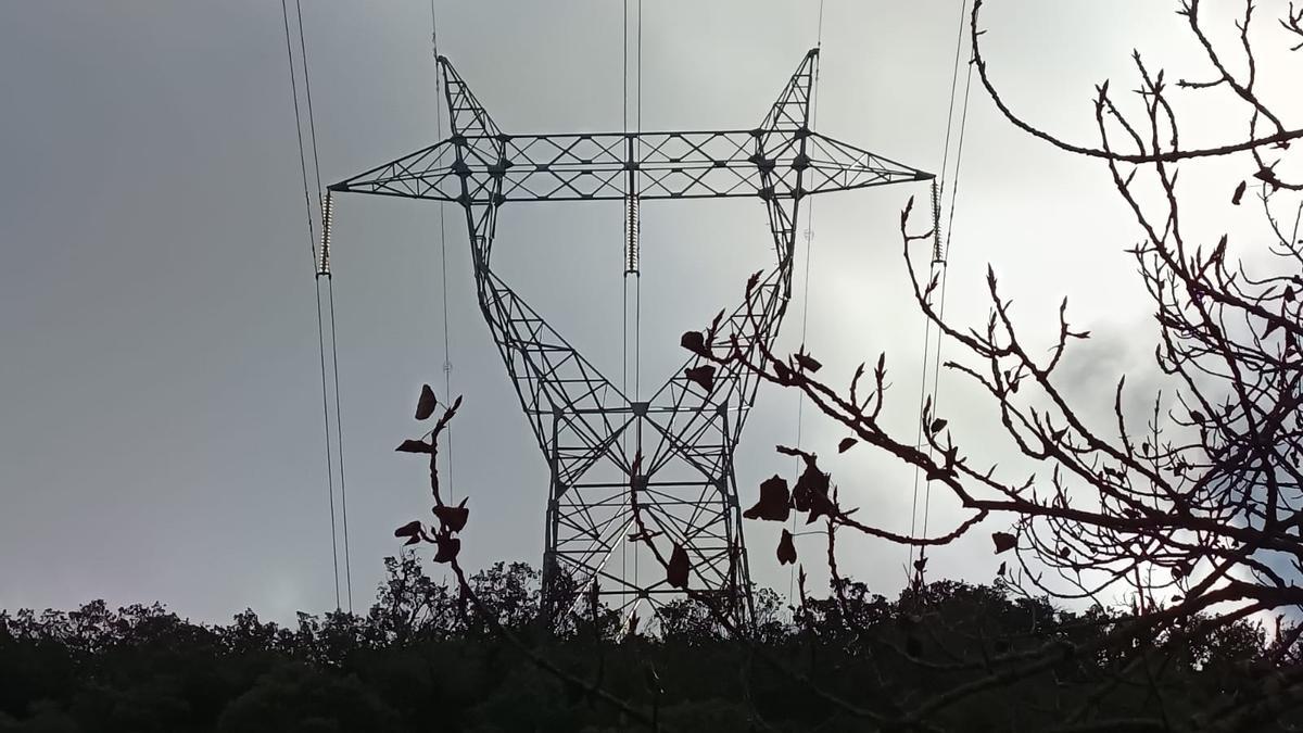 Torre de la red de transporte de electricidad.