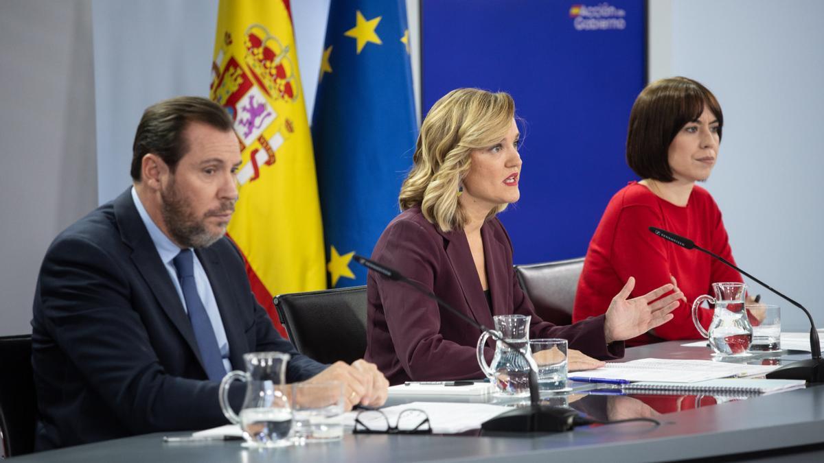 Óscar Puente, Pilar Alegría y Diana Morant, durante una rueda de prensa posterior al Consejo de Ministros.