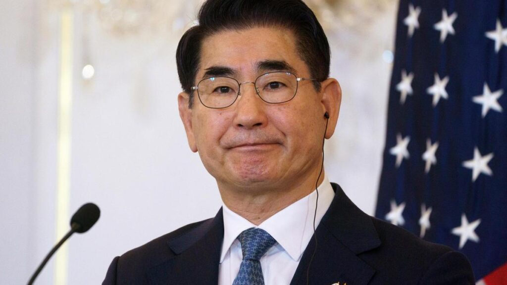 La detención e intento de suicidio del exministro surcoreano de Defensa cercan a Yoon