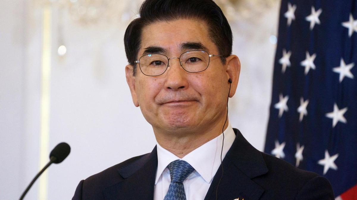 La detención e intento de suicidio del exministro surcoreano de Defensa cercan a Yoon