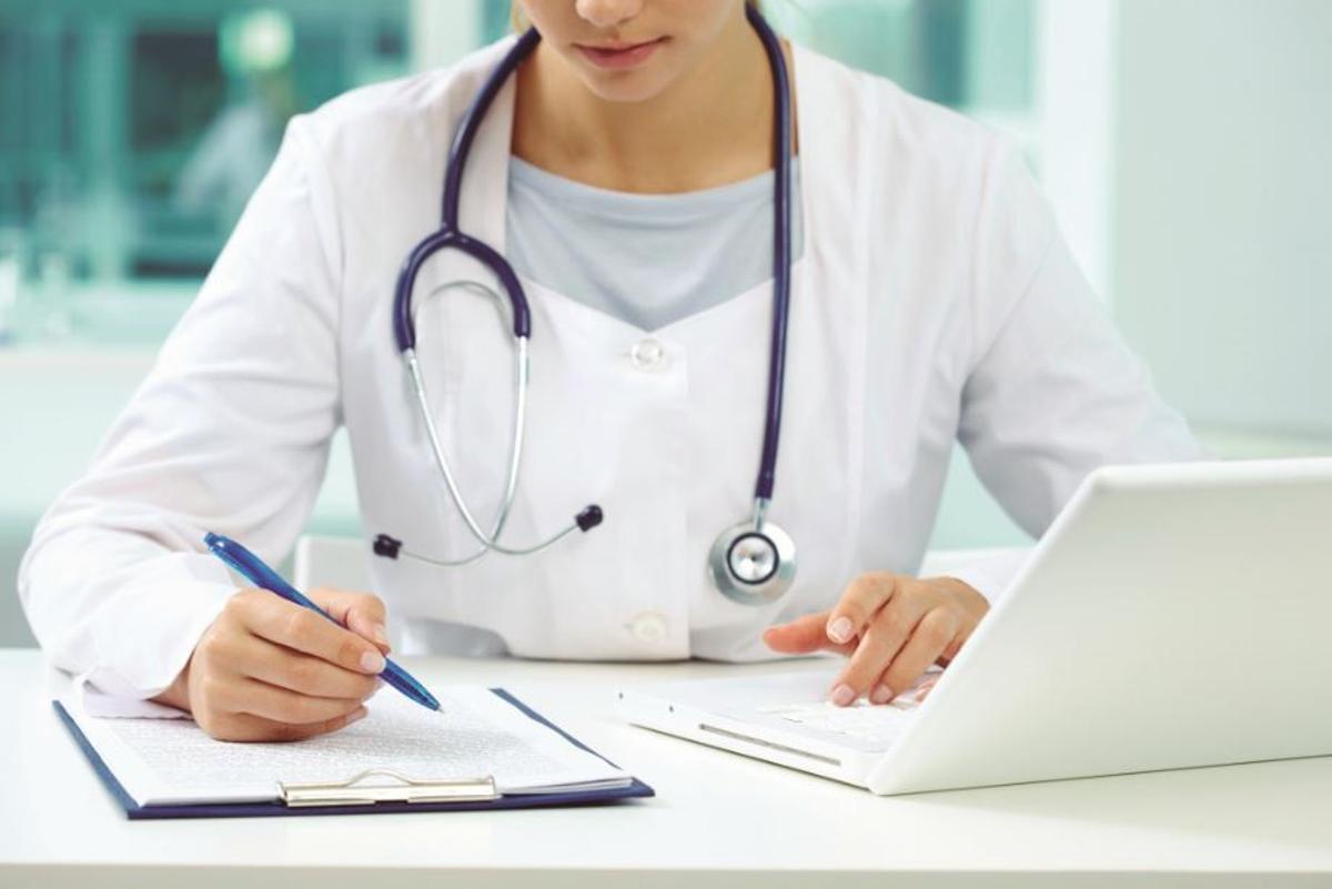 Fichier - Image ressource d'une consultation médicale.