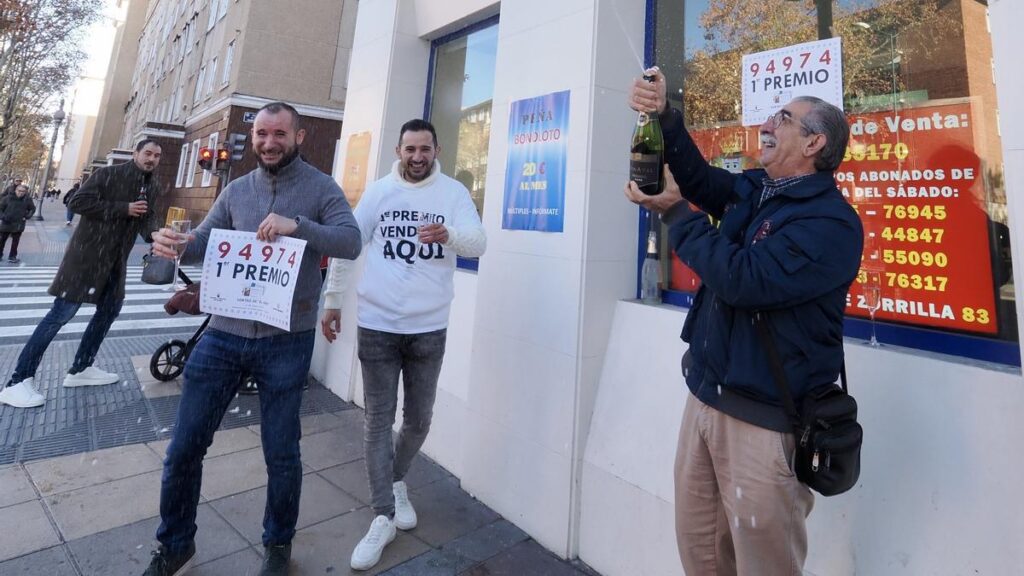 Alegría entre los premiados del sorteo del Niño.