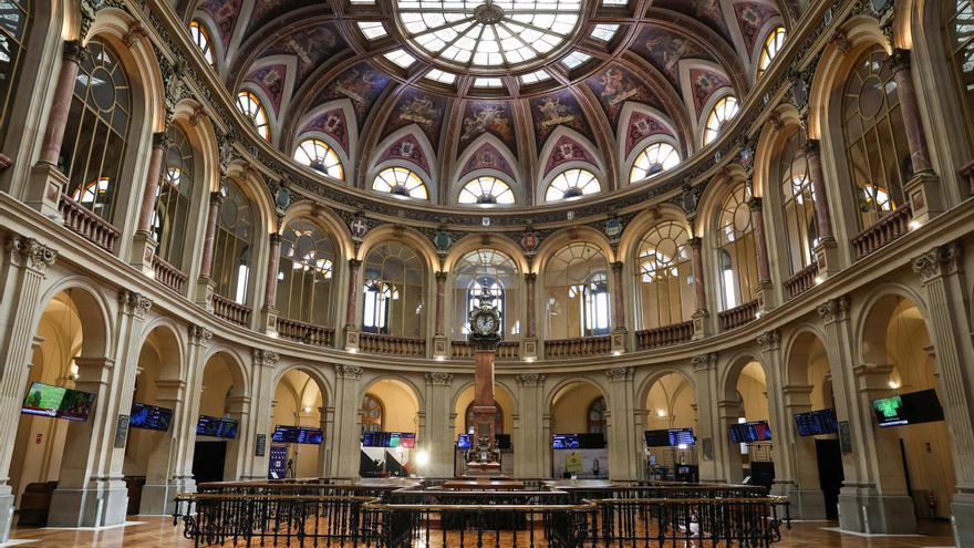 Archivo - Interior del Palacio de la Bolsa, en Madrid (España)