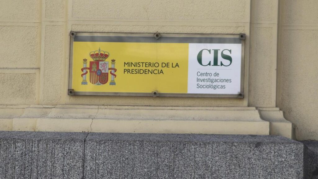 Archivo - Fachada de la sede del Centro de Investigaciones Sociológicas (CIS).