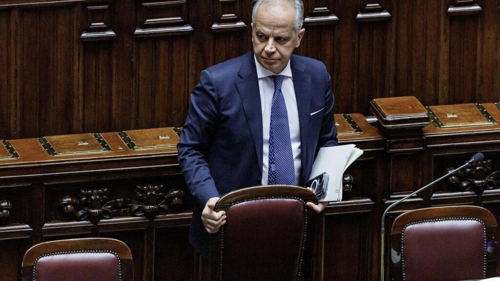 El ministro del Interior italiano, Matteo Piantedosi