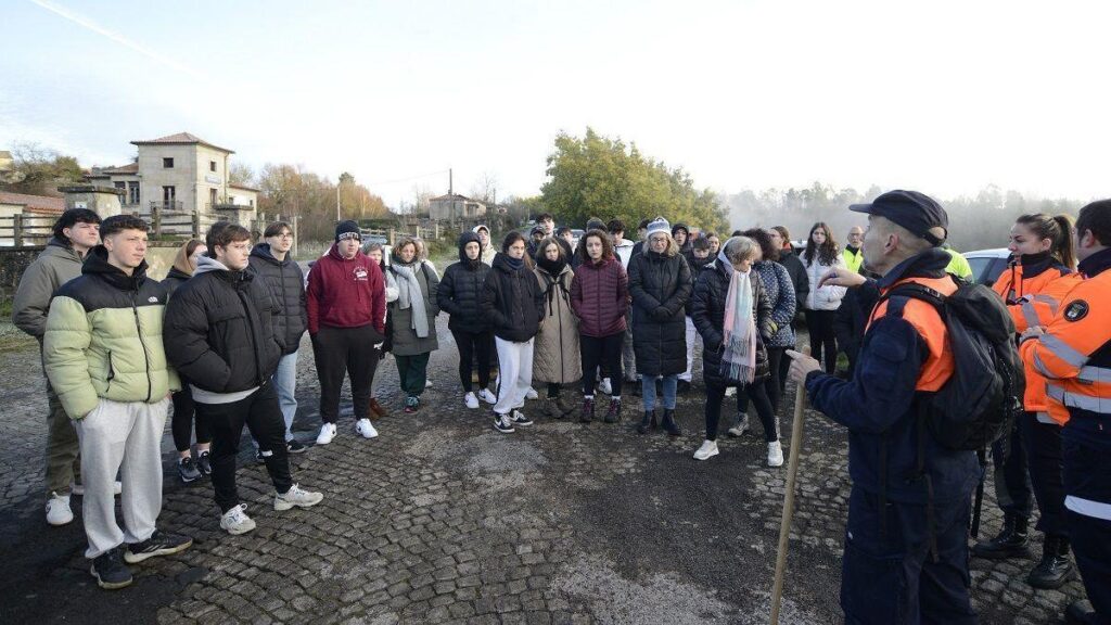 Imagen del despliegue en Silleda para encontrar al joven de 18 años desaparecido