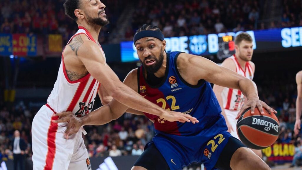 Parker, en una acción del encuentro ante Olympiacos.