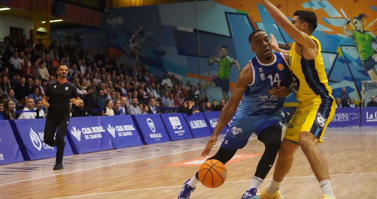 CB Zamora montre que le salut est à portée de main