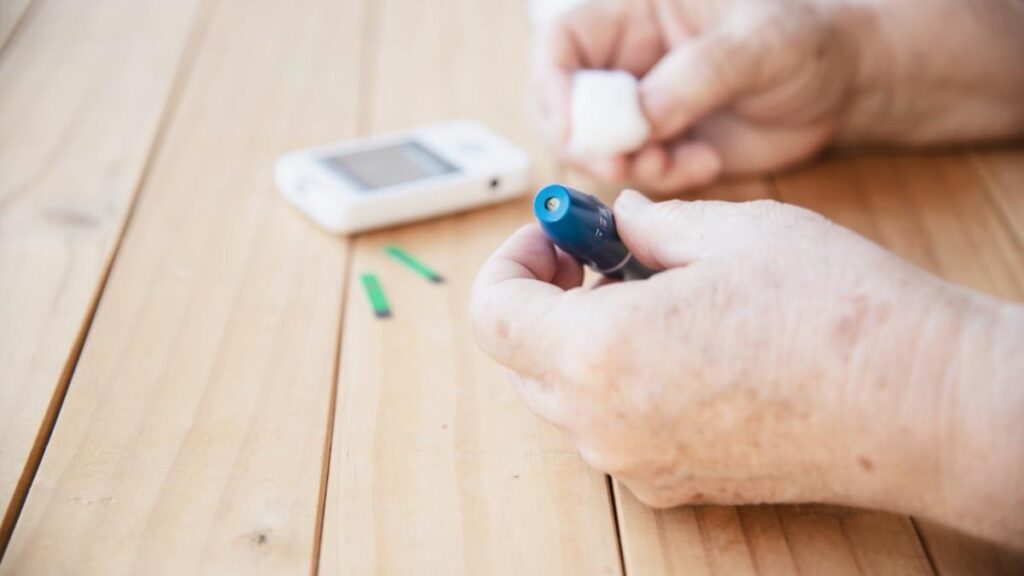 ¿Sabes qué hacer sufres una bajada (hipoglucemia) o una subida de azúcar? Consejos que pueden salvarte la vida