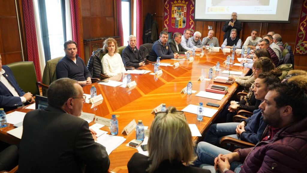 Reunión en la Subdelegación del Gobierno de Zamora sobre los cuarteles de la Guardia Civil