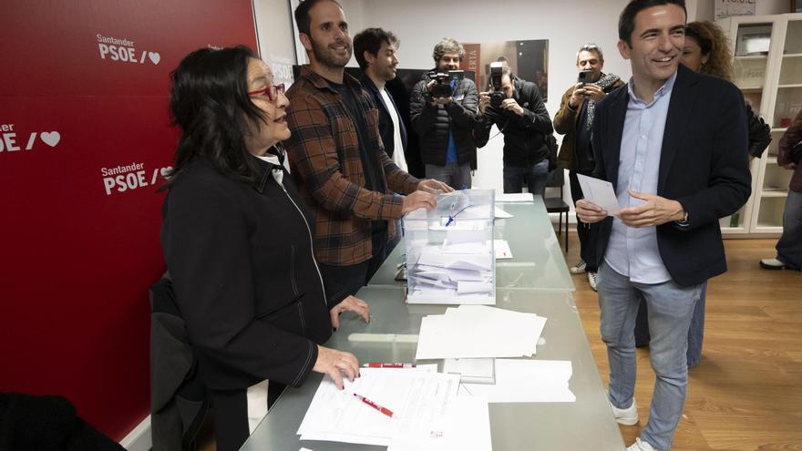 Casares gana las primarias y será el secretario general del PSOE de Cantabria.