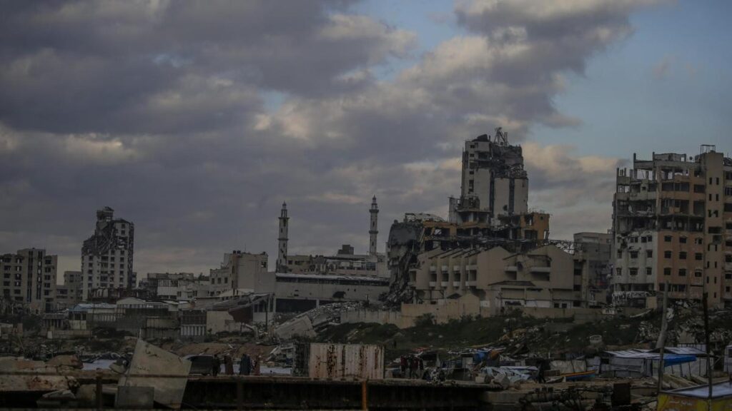 Edificios destruidos por los bombardeos israelíes en la Ciudad de Gaza.