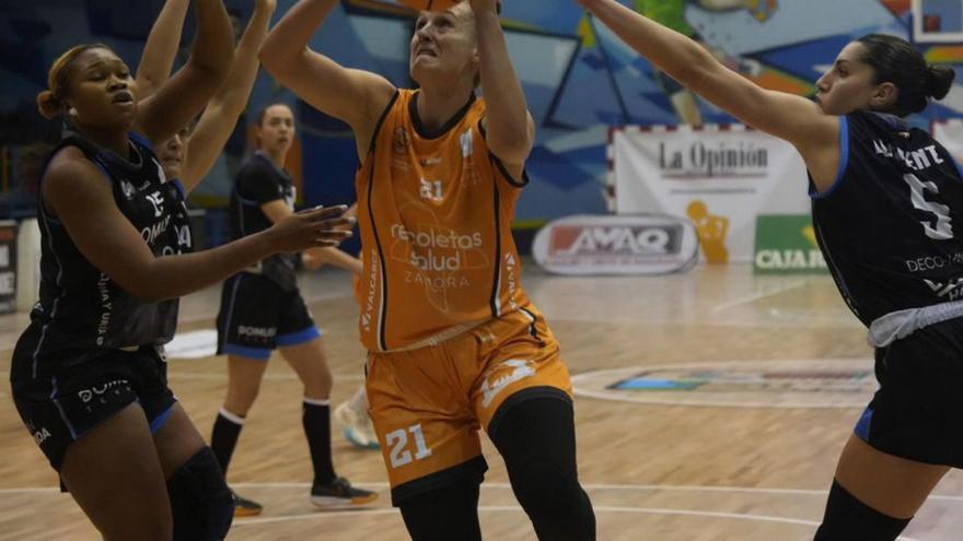 Sarah Polleros, con el balón.