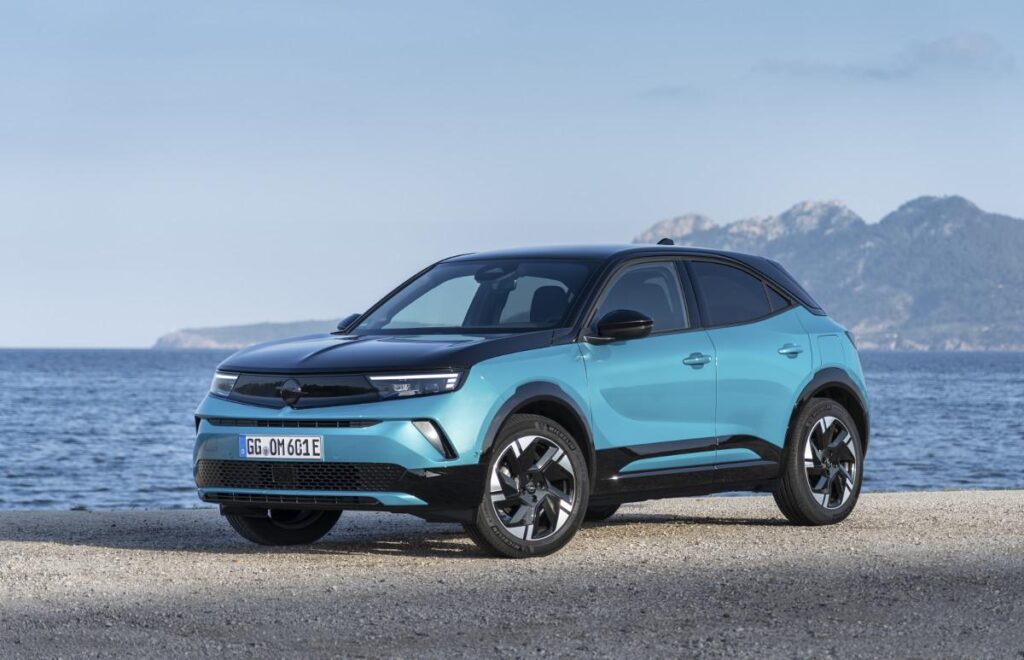 Opel met à jour le mokka et propose une version hybride légère