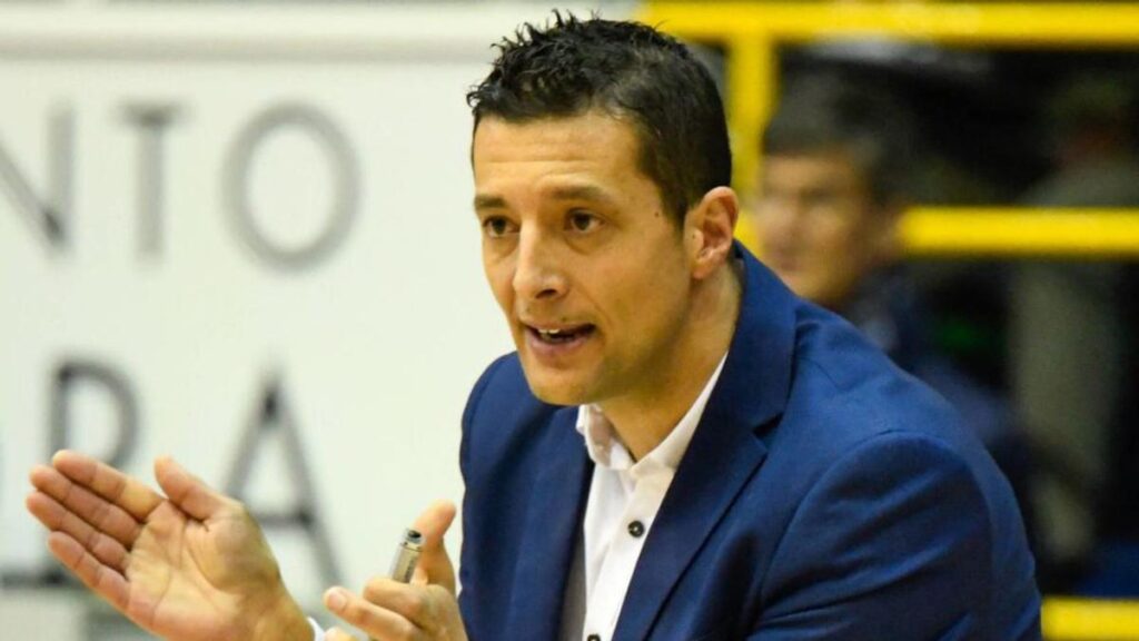 Saulo Hernández.