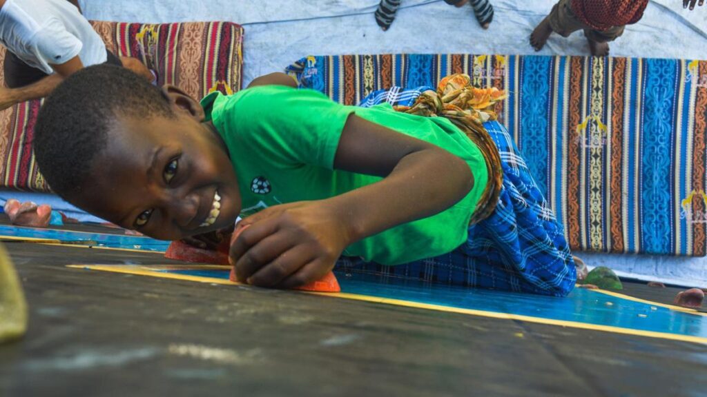 Proyecto de escalada solidaria en Kimya, Uganda