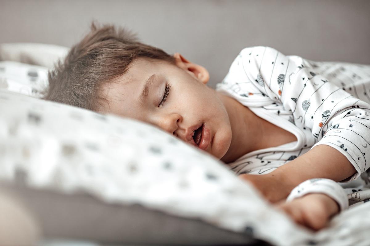 Les végétations sont généralement derrière le ronflement des enfants.