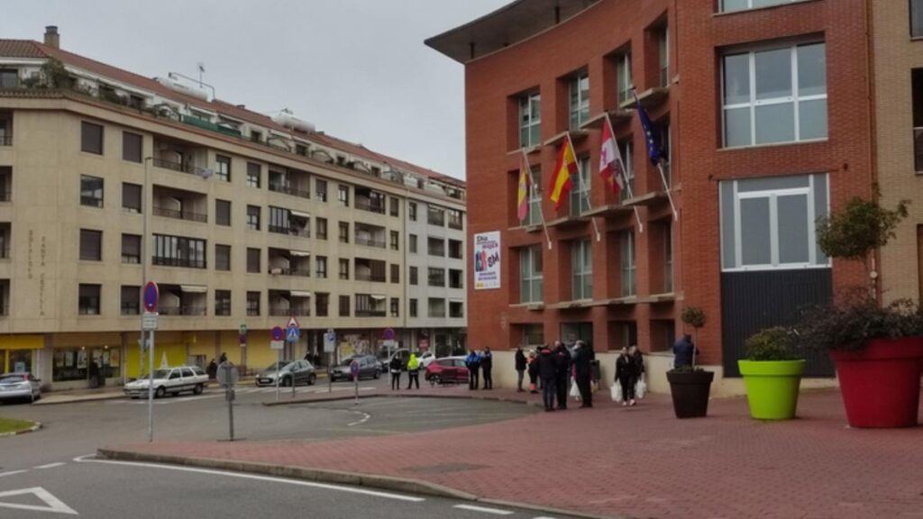 El curso se dará en el edificio administrativo del Ferial en Benavente. / E. P.