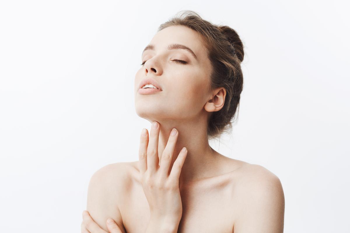 Le miaulement est donc une technique qui a l'intention de changer la forme du visage, en utilisant entre autres méthodes, une certaine posture orale