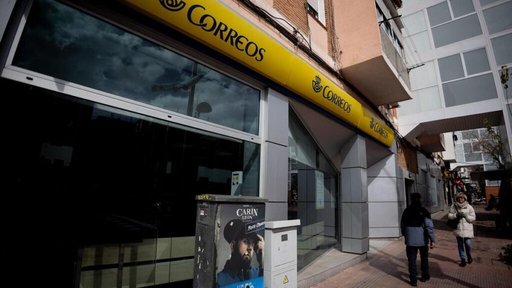 Una oficina de Correos, a 14 de marzo de 2025, en Madrid (España).