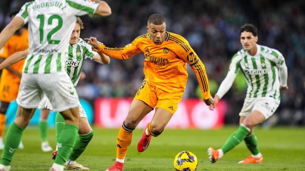 Le Real Madrid est dilué à Villamarín contre les averses et Betis de Isco