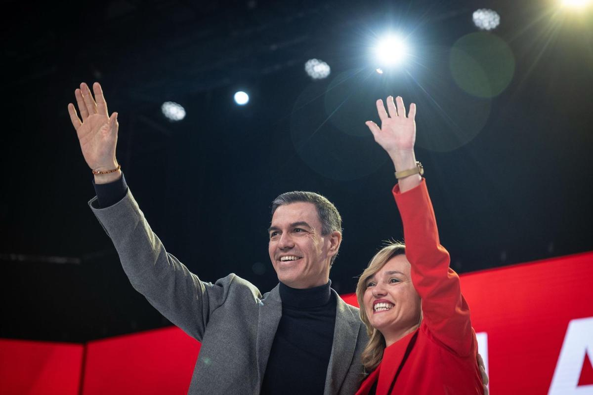 Pedro Sánchez avec Pilar Alegría, ce samedi, au 18e Congrès du PSOE Aragón.