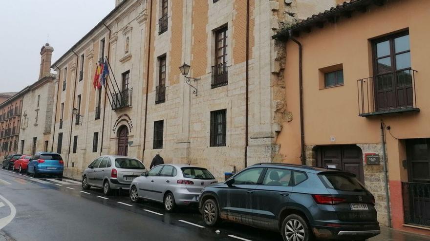 Edificio catalogado como BIC que alberga la residencia Virgen del Canto de Toro.