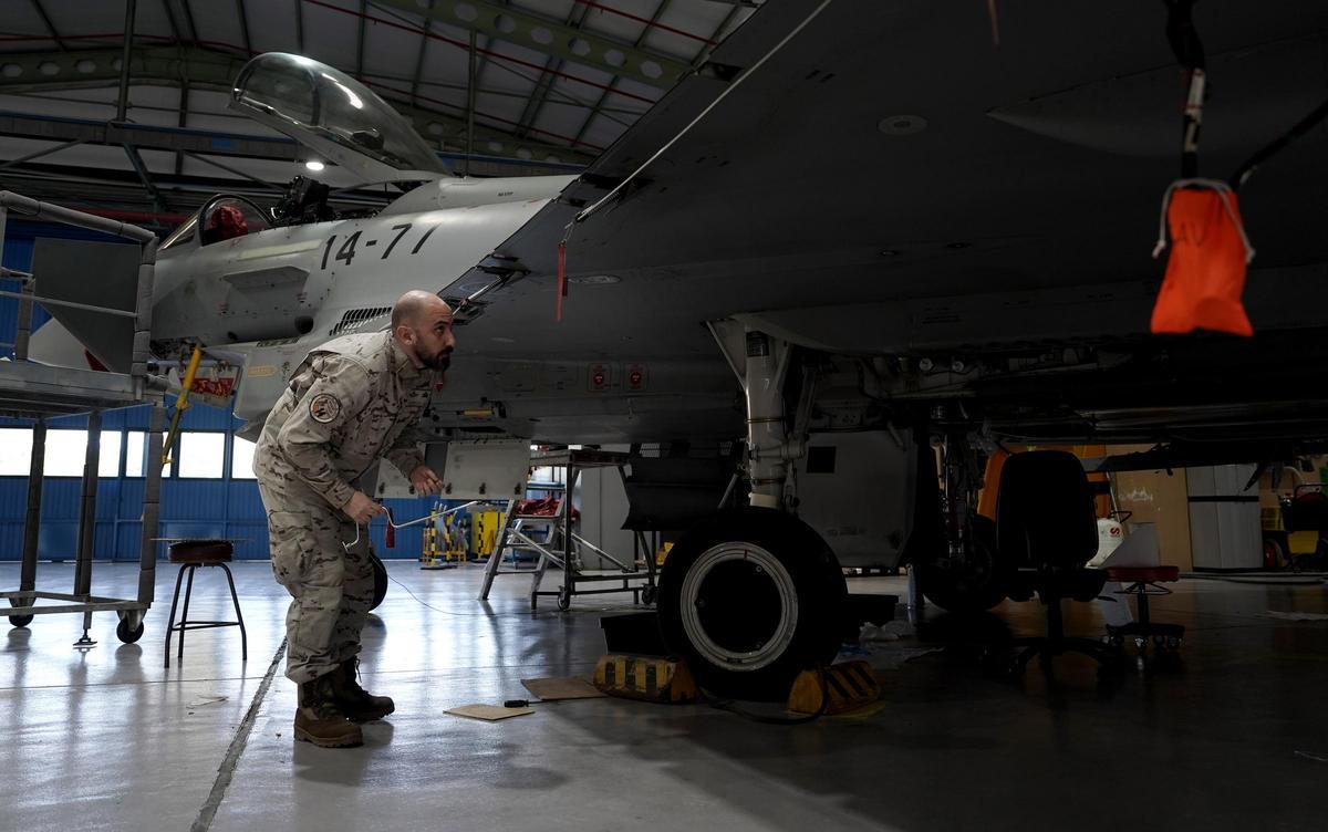 Hangar de l'entretien des chasseurs Eurofighter à la base aérienne de Los Llanos (Albacete)