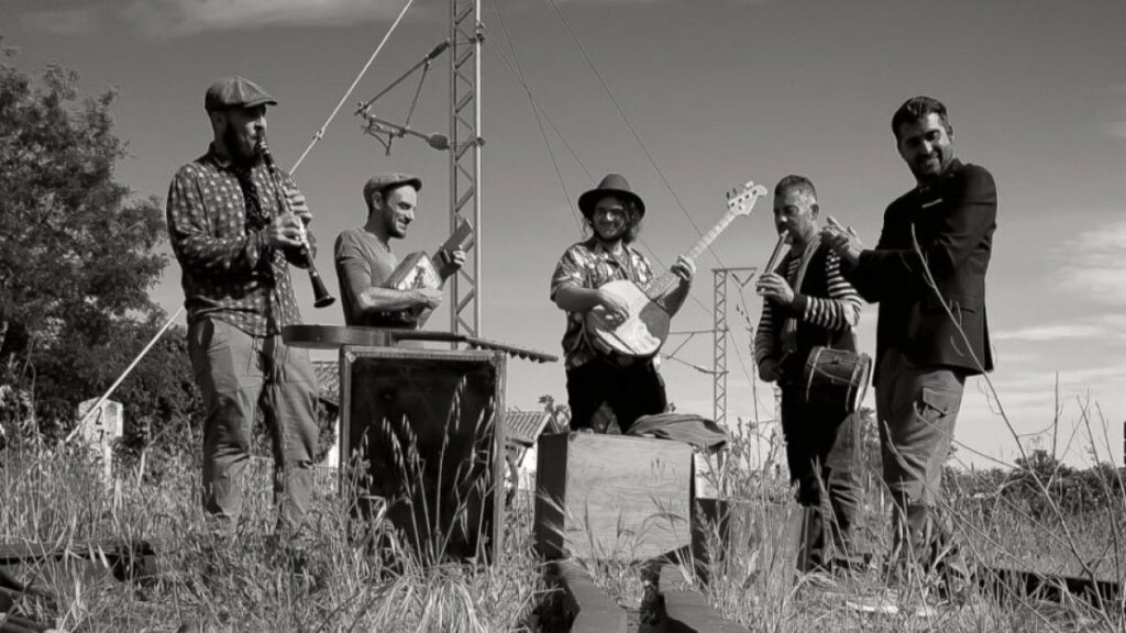El grupo salmantino Entavía, premio MT al mejor disco folk 2025 del Reino de León.
