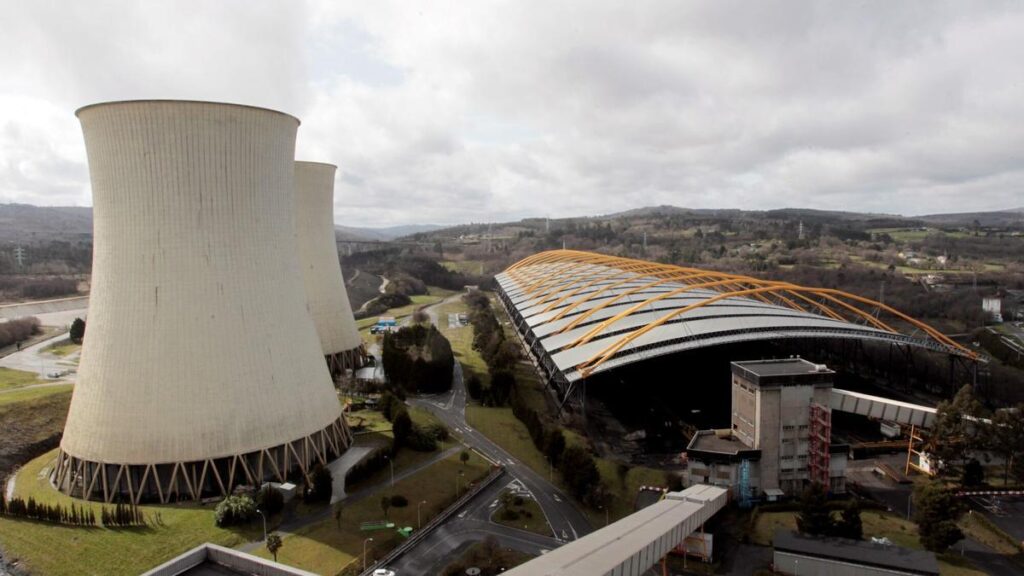 Panorámica de la central térmica de Endesa en As Pontes (A Coruña).