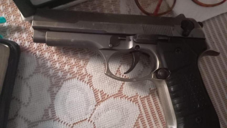 L'un des pistolets Fogueo que Sebastián avait.