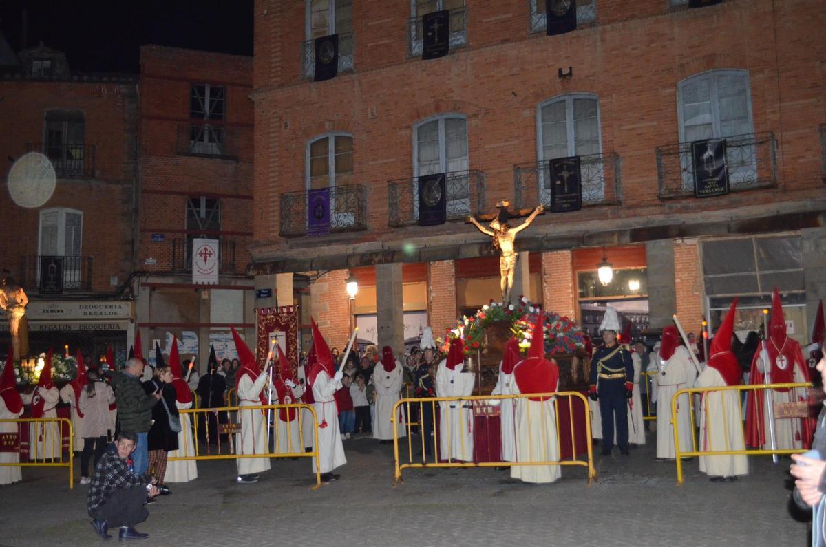 La procession pendant le chant de l'hymne du Christ de la santé.
