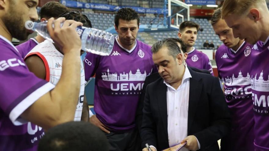 Iñaki Martín, ex del Vírgen de la Concha, entrena ahora al Real Valladolid.