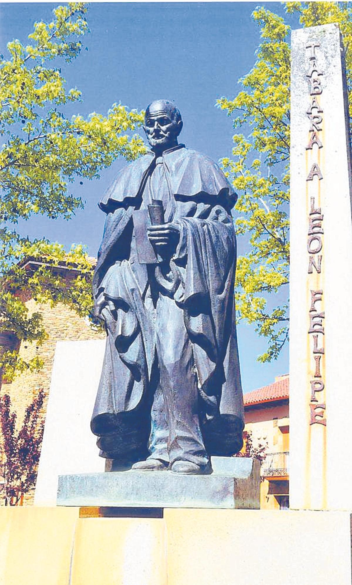 Statue de León Felipe.