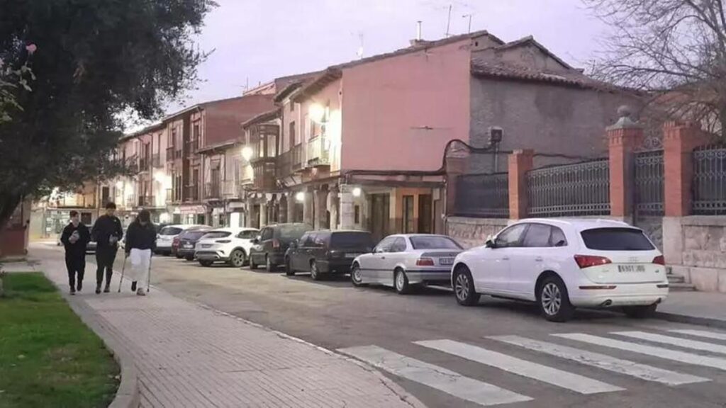 Entorno de la plaza de Santa Marina de Toro en el que se renovarán la pavimentación y redes.