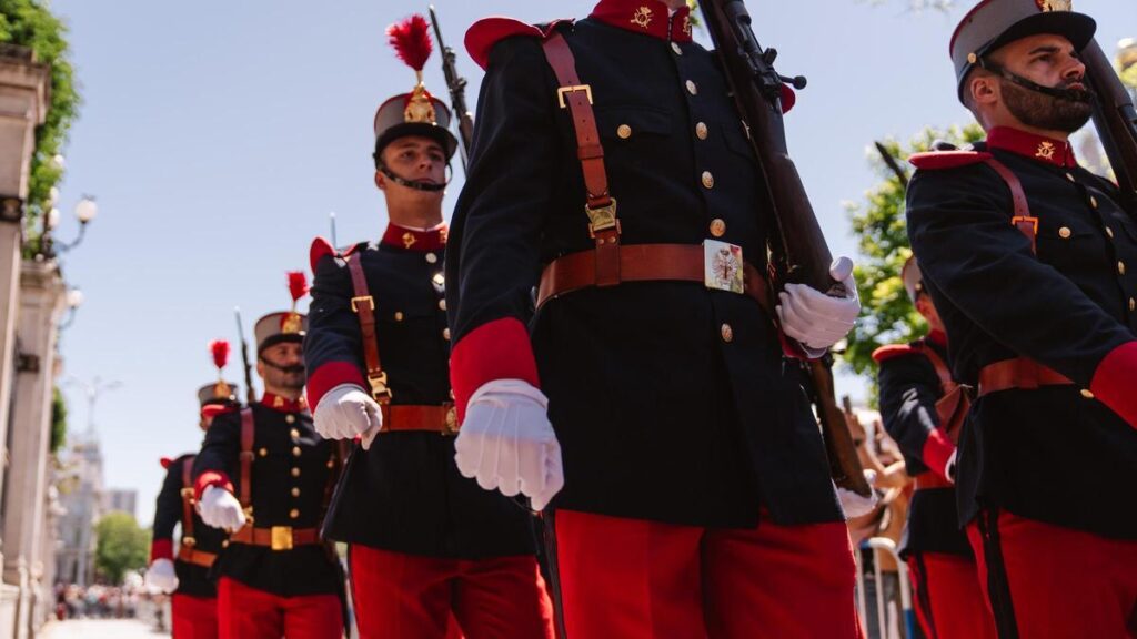 El cambio de guardias del Palacio de Buenavista, desde dentro.