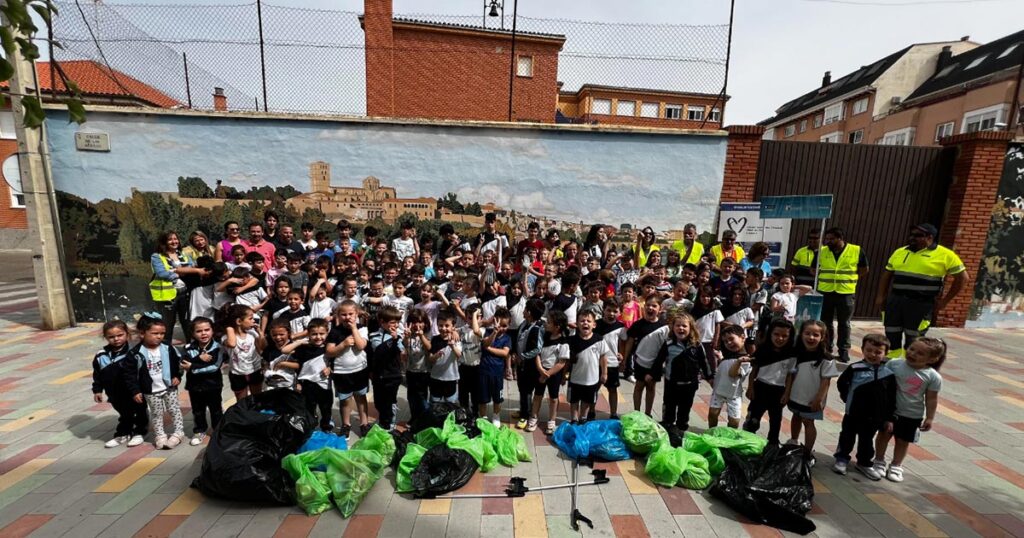 Aquona célèbre à Zamora le jour de l'environnement avec une dégustation d'eau et une collection d'ordures sur la Ribera del Duero