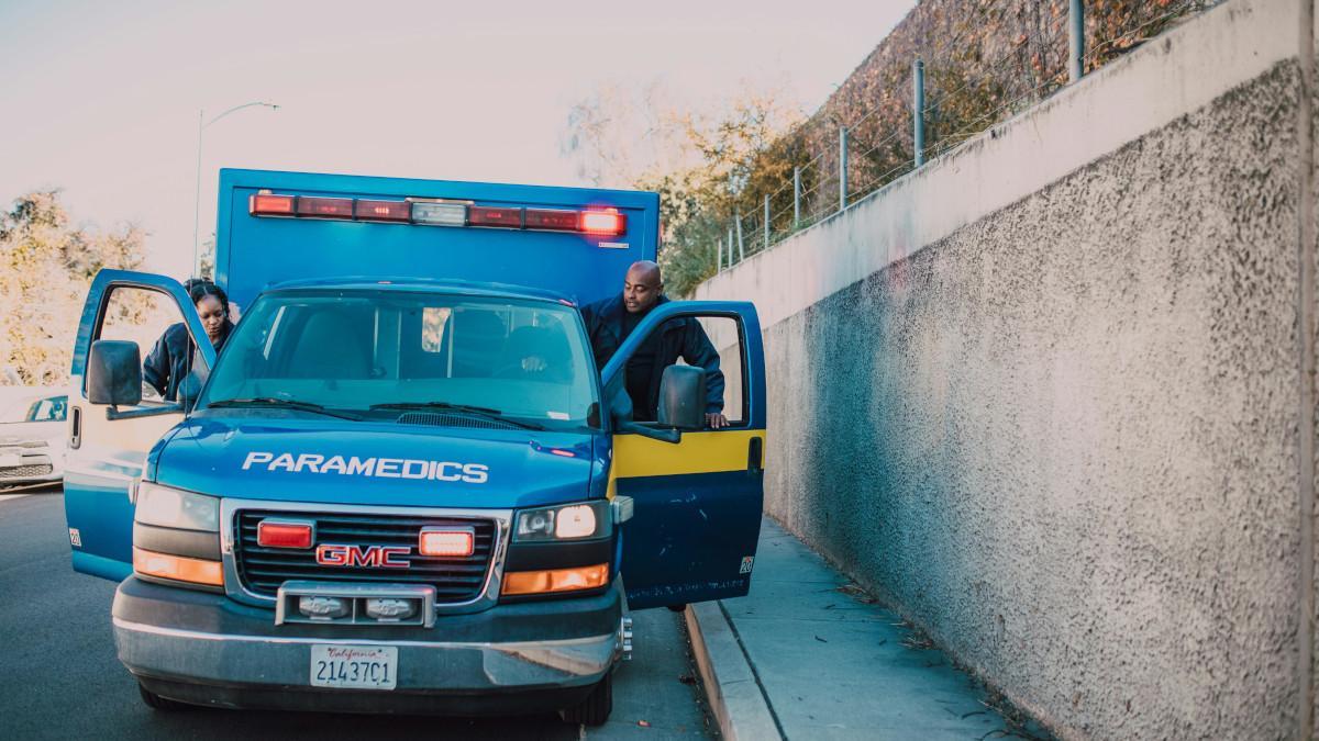 Activez le «avertissement» lorsque les véhicules d'urgence passent