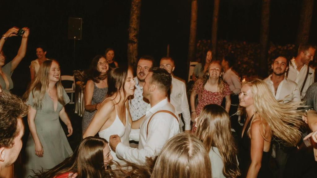 Les mariages comprennent de plus en plus d'expériences extravagantes.