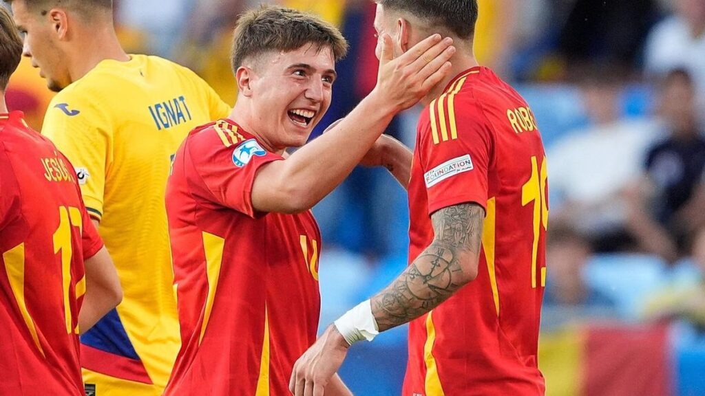 Mikel Jauregizar y Roberto Fernández Jaén celebran un gol con la selección española sub-21. EUROPA ESPAÑA DEPORTES RFEF