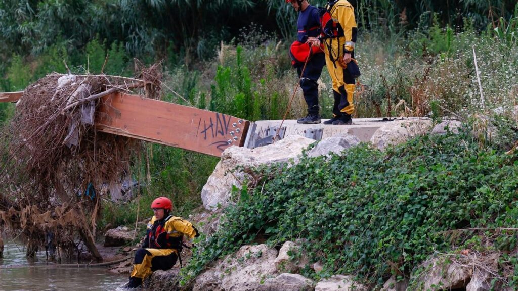 Buscan a un desaparecido de 35 años en el río Túria, en la provincia de Valencia.