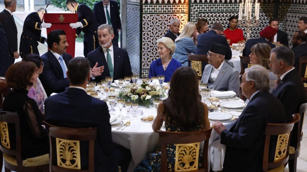 Cena oficial de los Reyes en el Alcázar de Sevilla por la Cumbre de la ONU, en imágenes