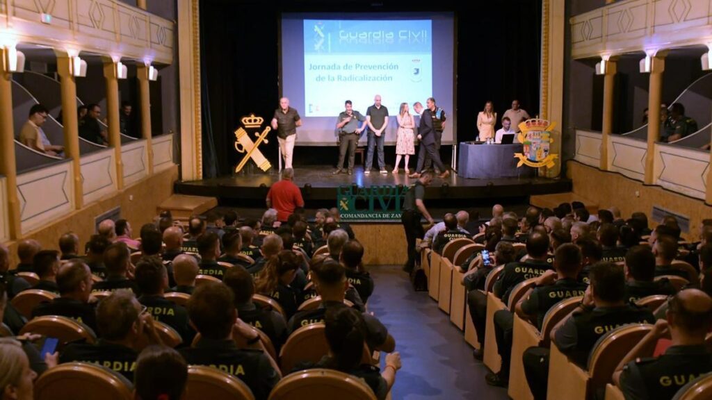 300 guardias civiles asisten a las jornadas de prevención sobre la radicalización yihadista celebradas en Toro.