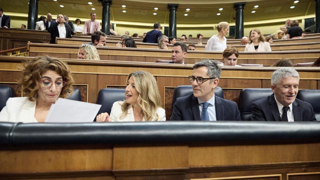 La vicepresidenta primera y ministra de Hacienda, María Jesús Montero, la vicepresidenta segunda y ministra de Trabajo, Yolanda Díaz, el ministro de Presidencia, Félix Bolaños, y el ministro de Interior, Fernando Grande Marlaska.